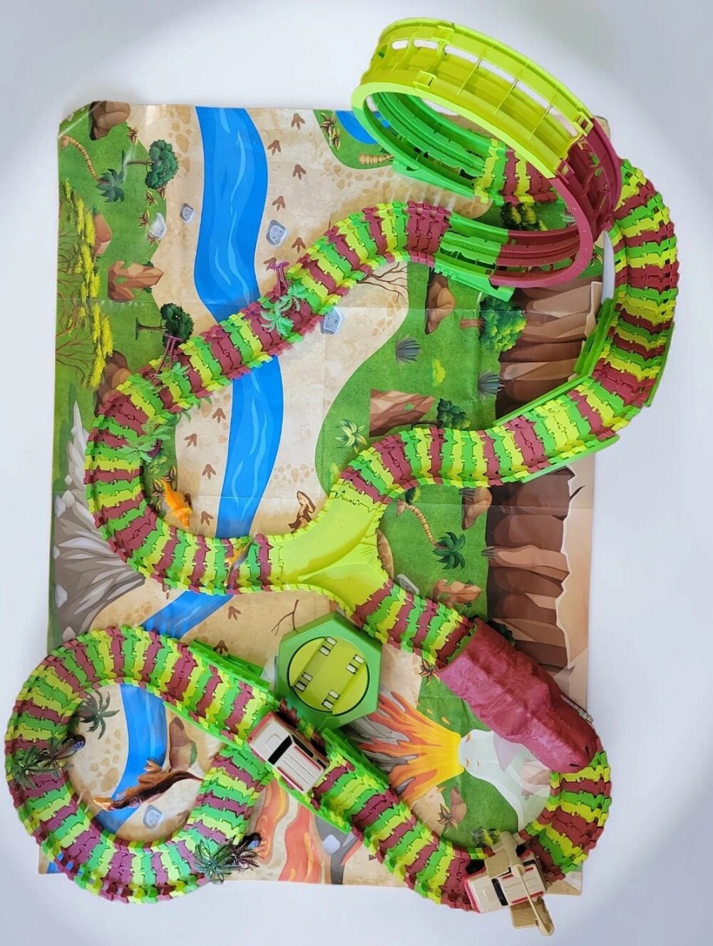 Kid Connection Dinosaur Park Track Set Dino World Flexible Race Track Jurassic